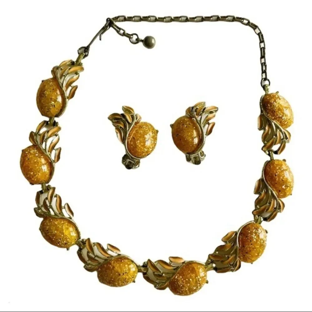 Vintage Necklace and Earrings Set‎